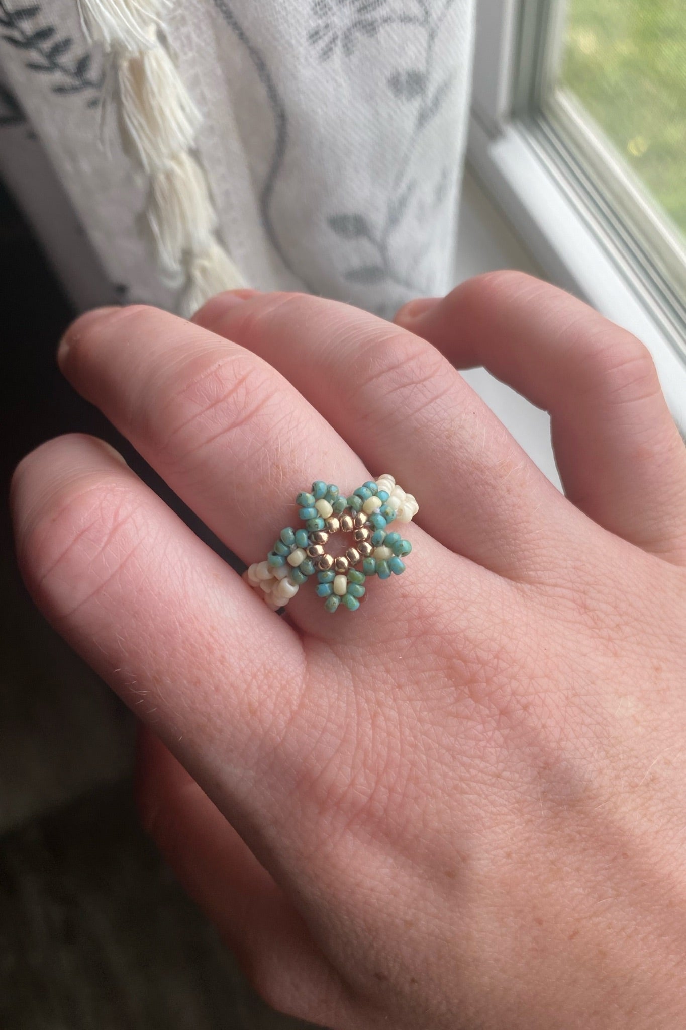 Turquoise and cream cinque ring (8.5)