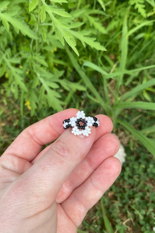 Black + white cinque ring (7)