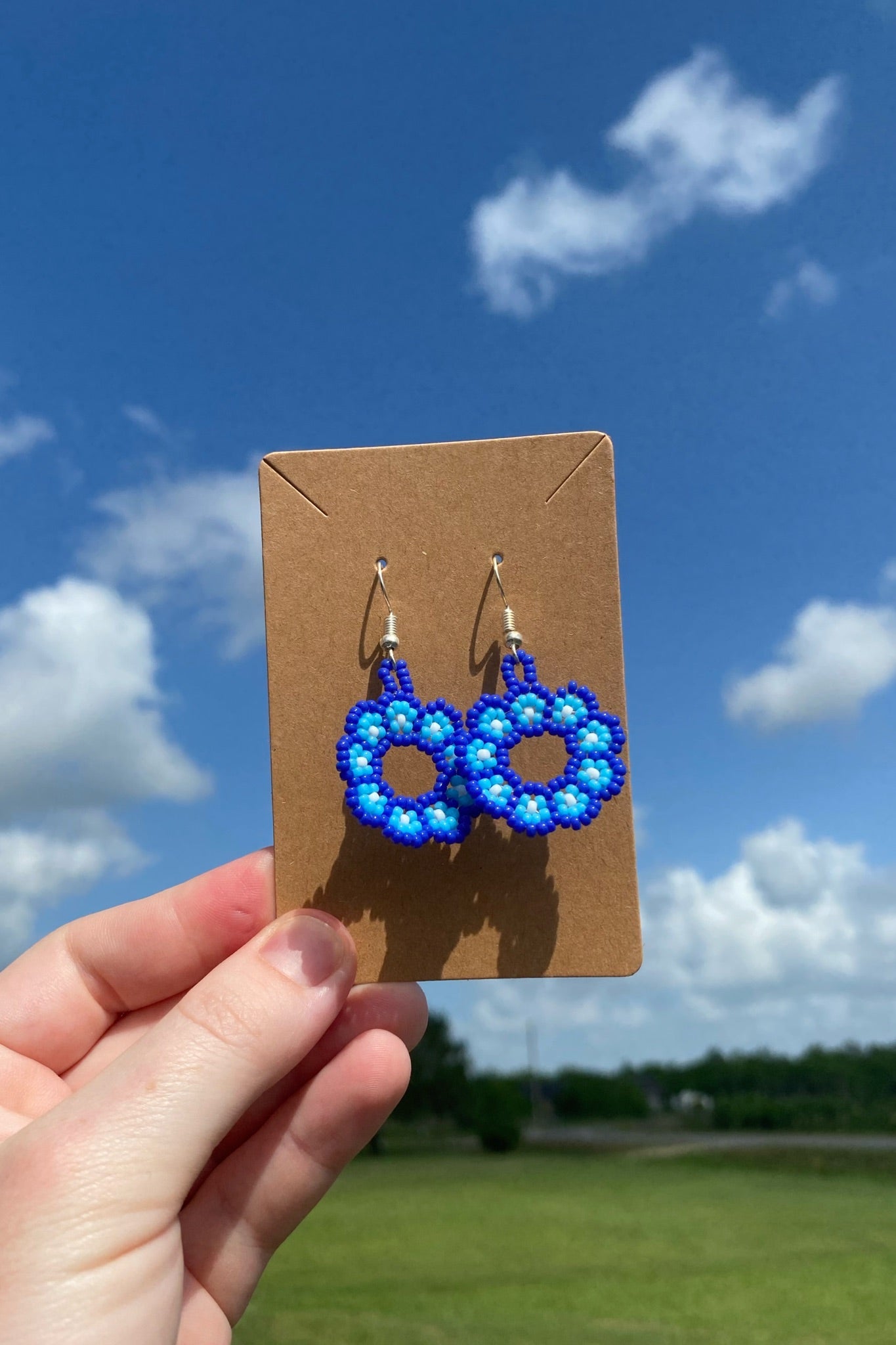 Bluebird daisy chain