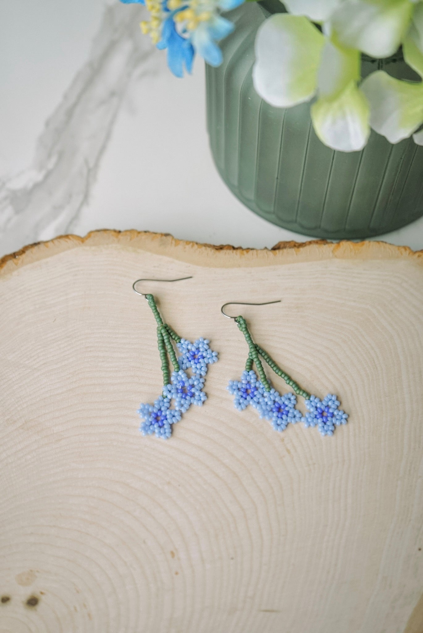 Cornflower blue clusters