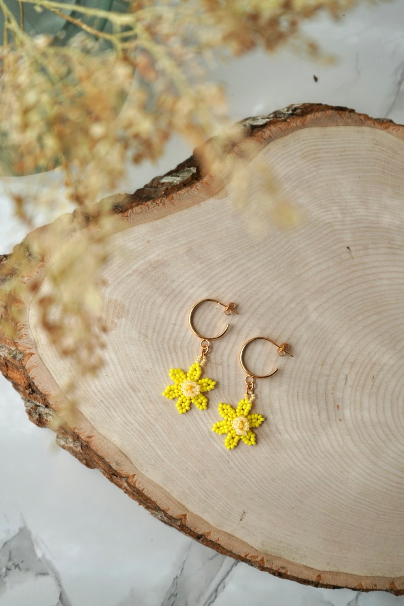 Daffodil hoops