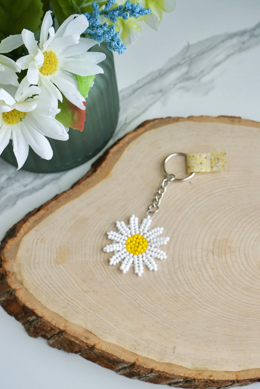 Daisy keychain