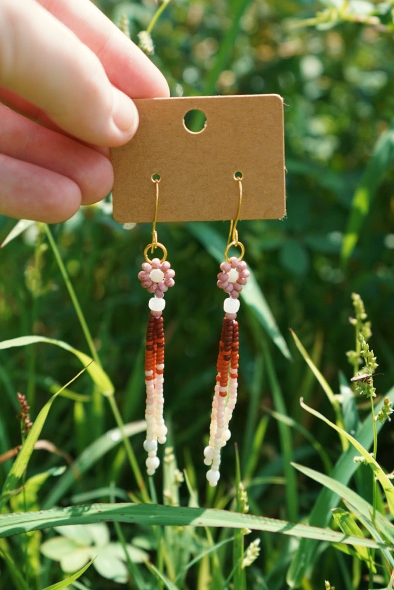 Red rust daisy drops