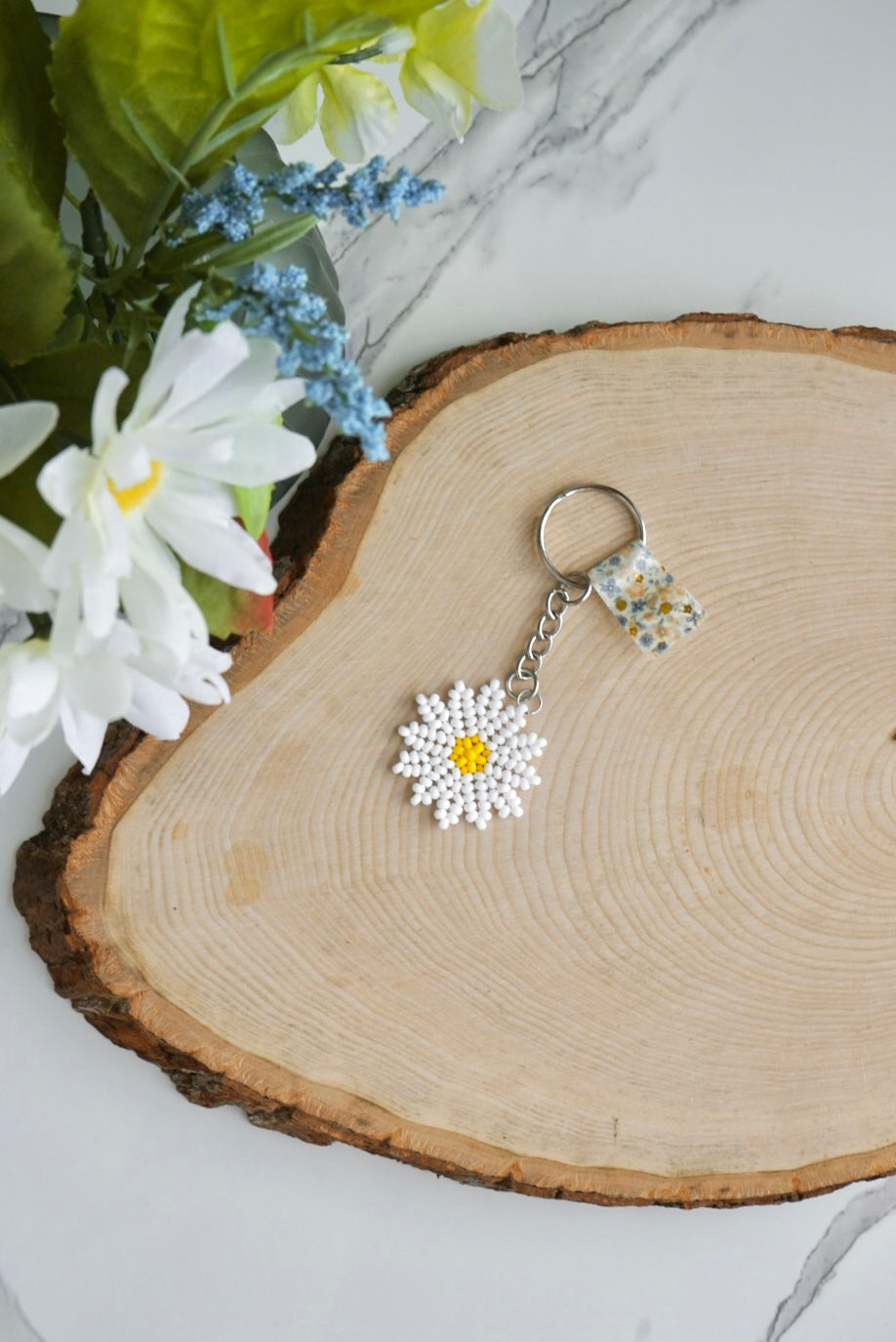 Daisy keychain (small)