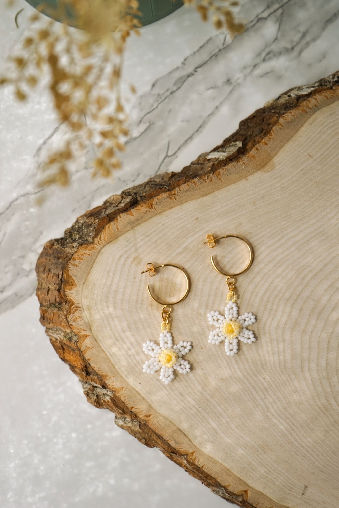 Daffodil hoops