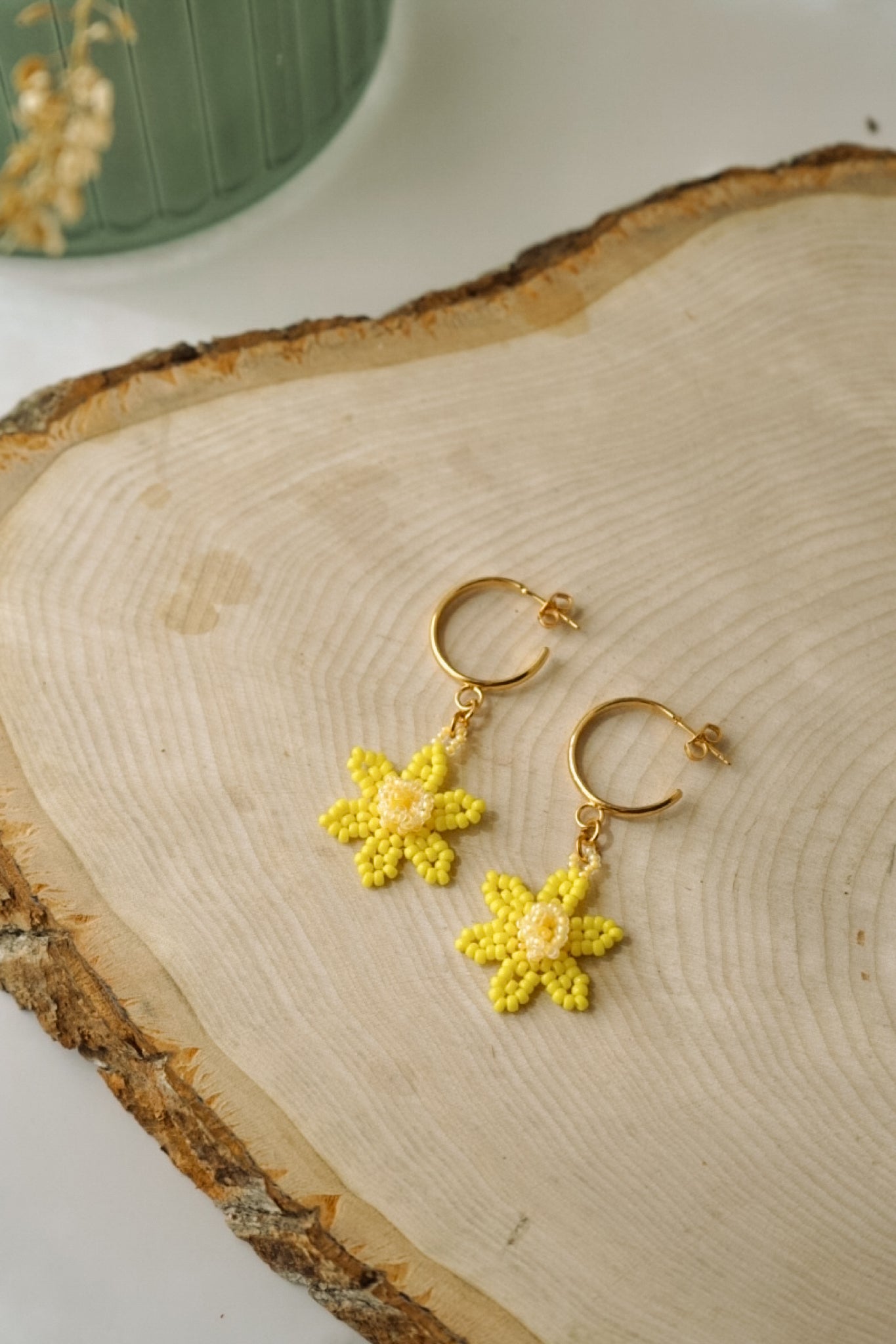 Daffodil hoops