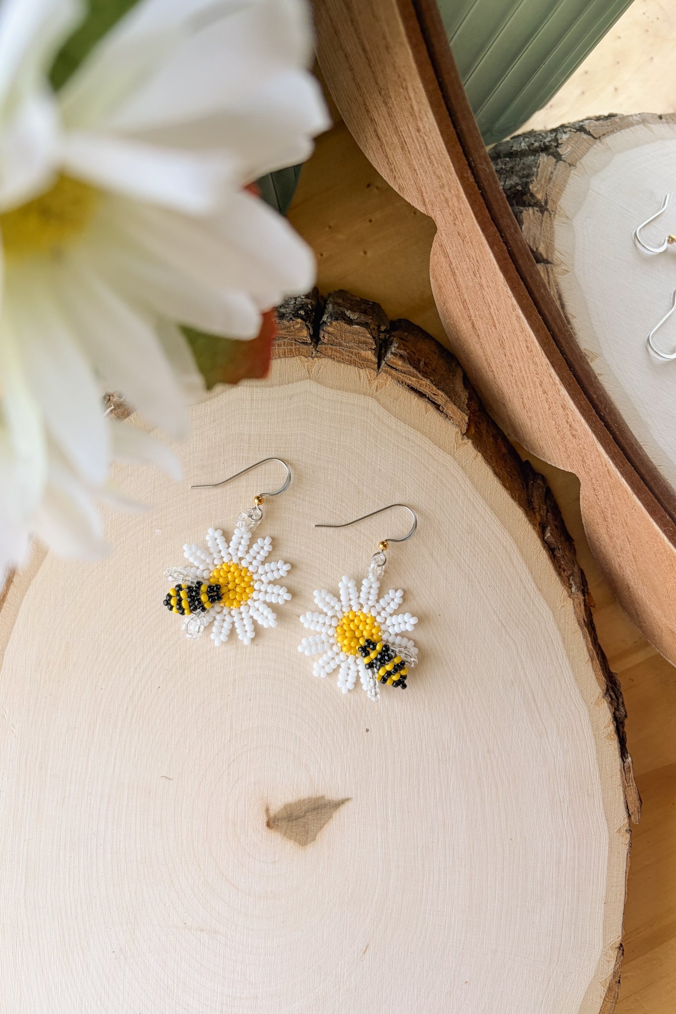 Yellow honeybee daisies
